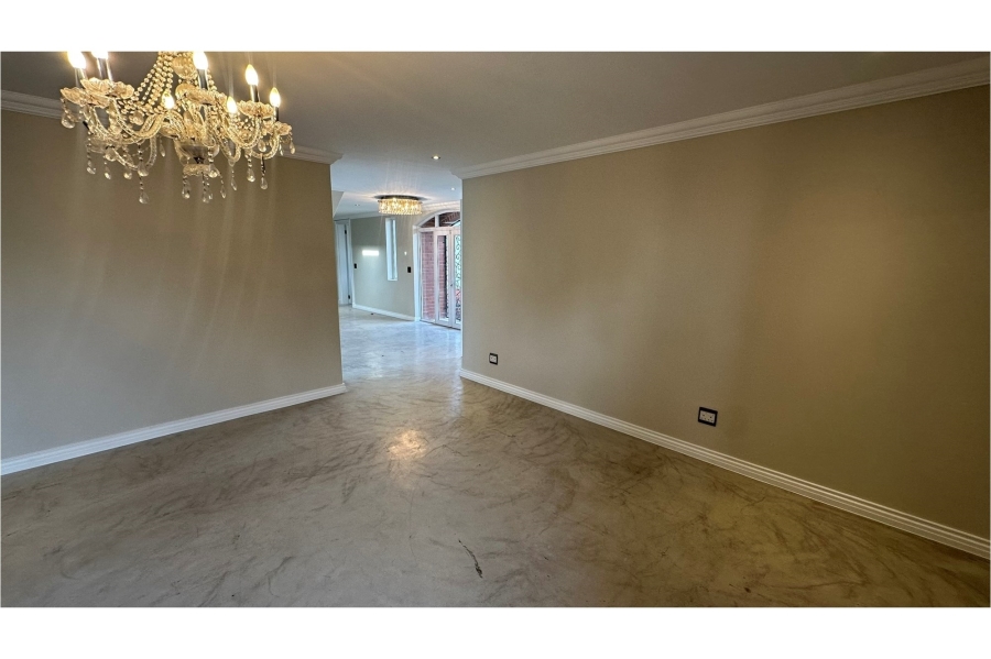 To Let 4 Bedroom Property for Rent in Val De Vie Estate Western Cape